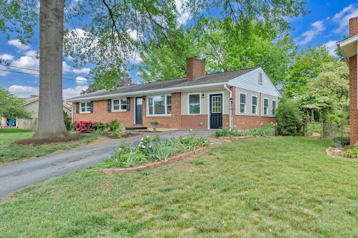 4107 Hazelridge RD - Photo 2