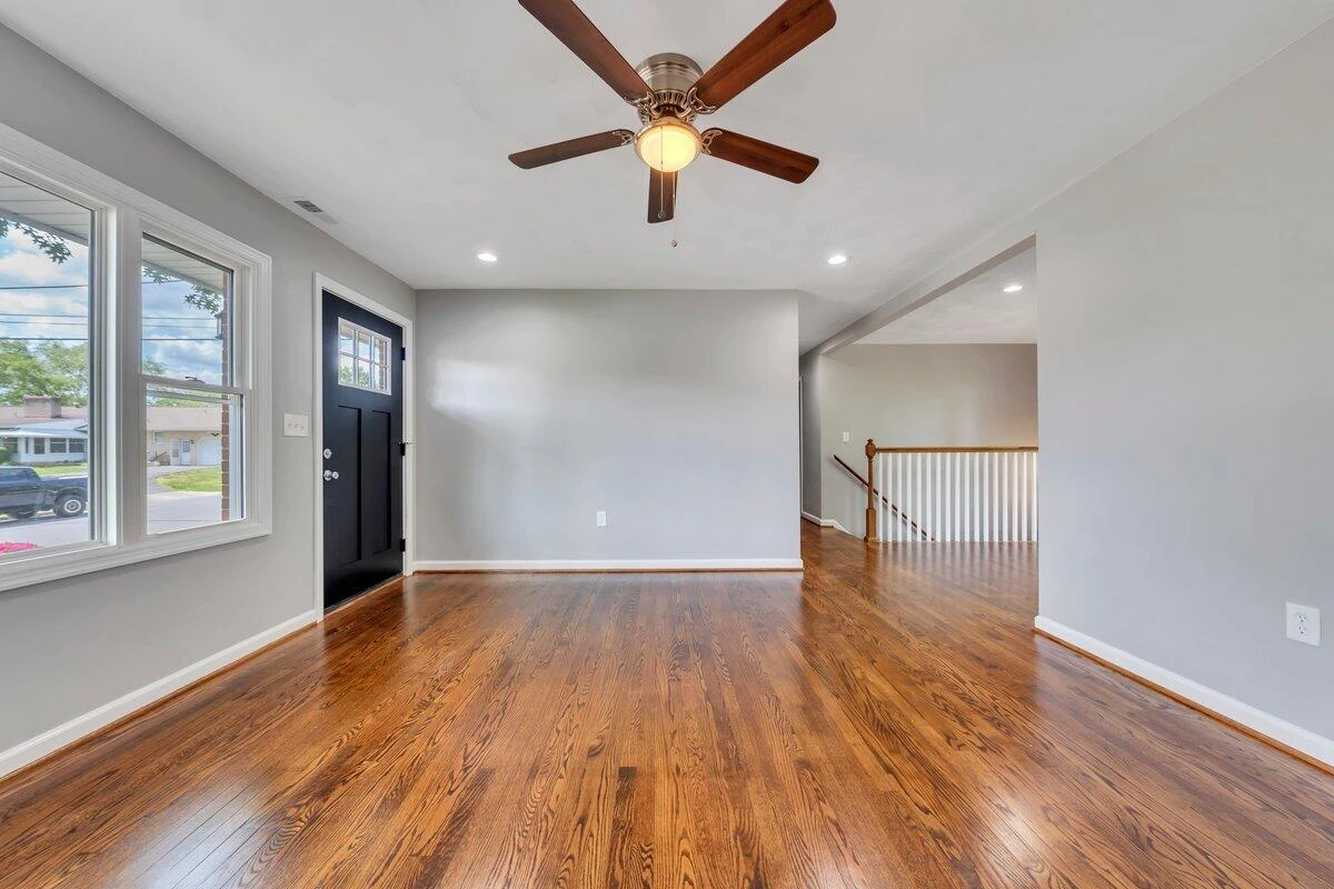 4107 Hazelridge RD - Photo 4