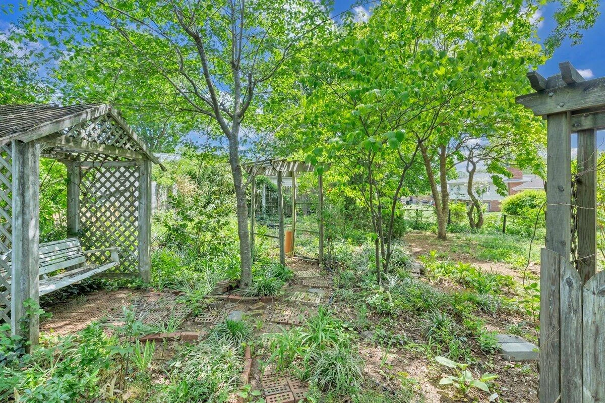 4107 Hazelridge RD - Photo 43