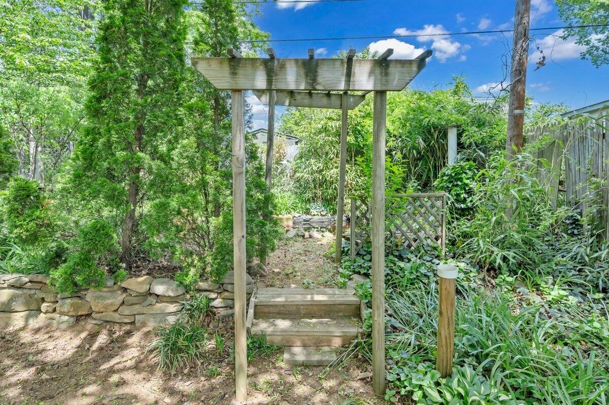 4107 Hazelridge RD - Photo 48