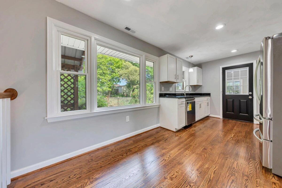 4107 Hazelridge RD - Photo 6