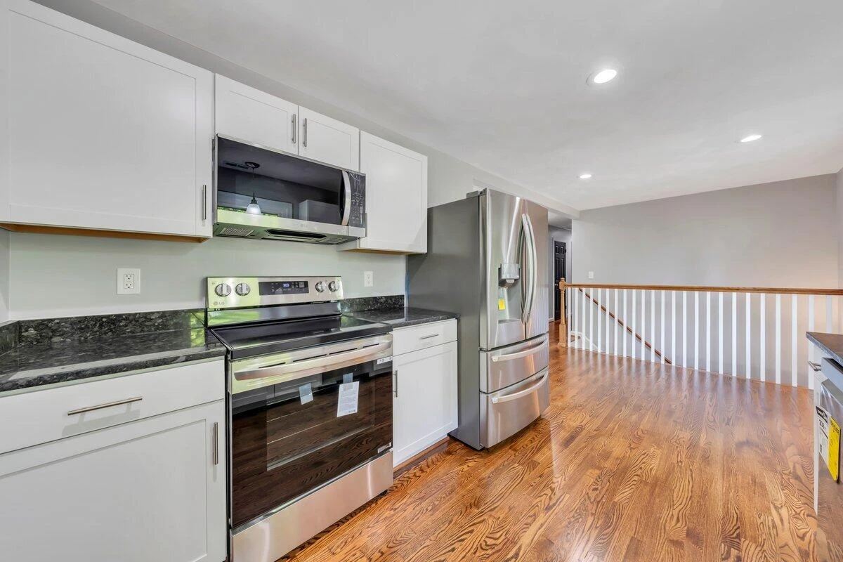 4107 Hazelridge RD - Photo 9