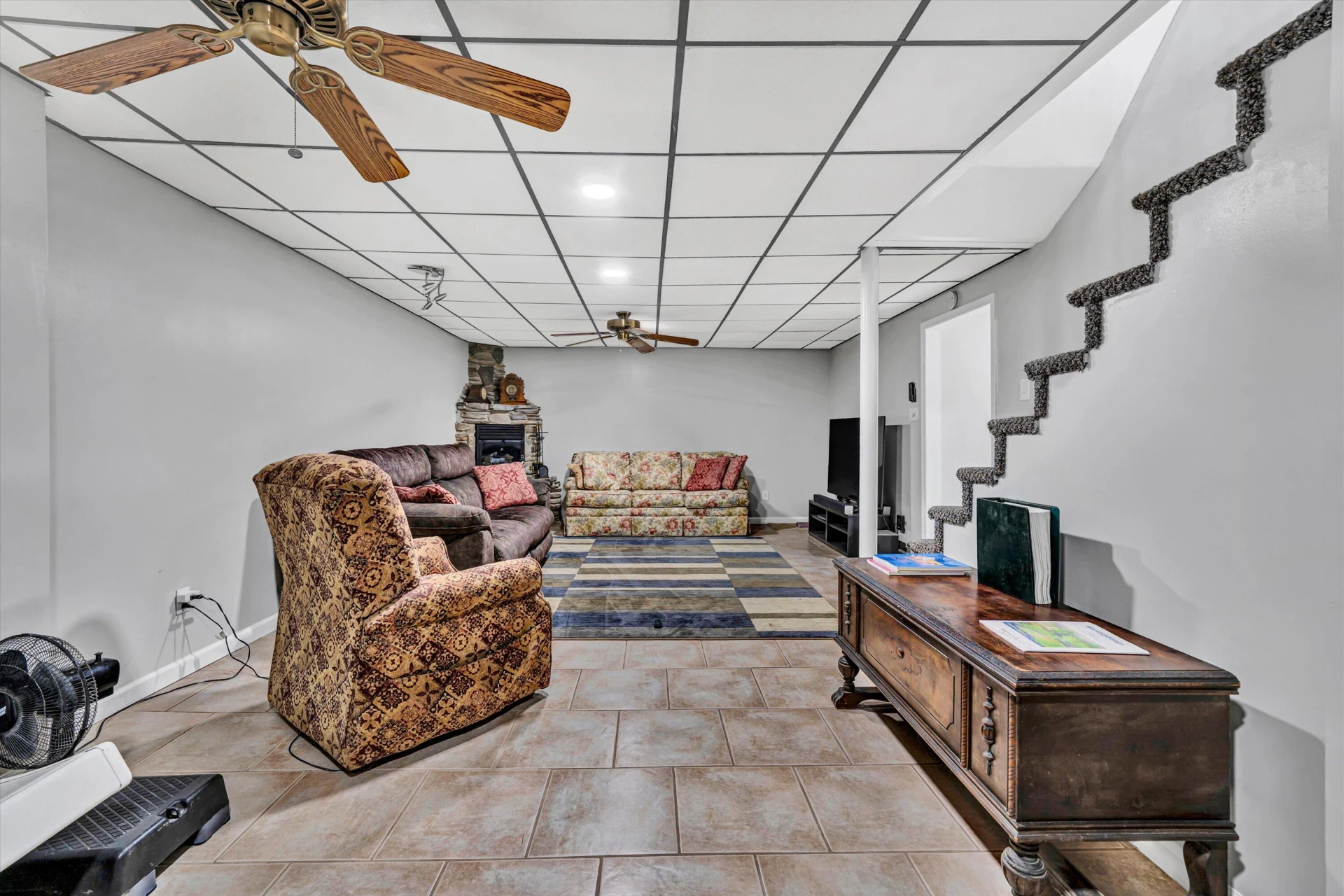 1426 Deacon ST - Photo 24