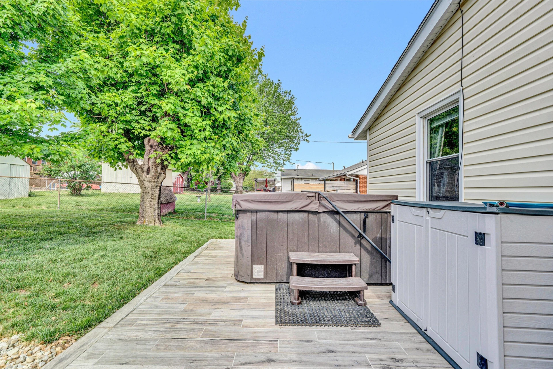 1426 Deacon ST - Photo 31