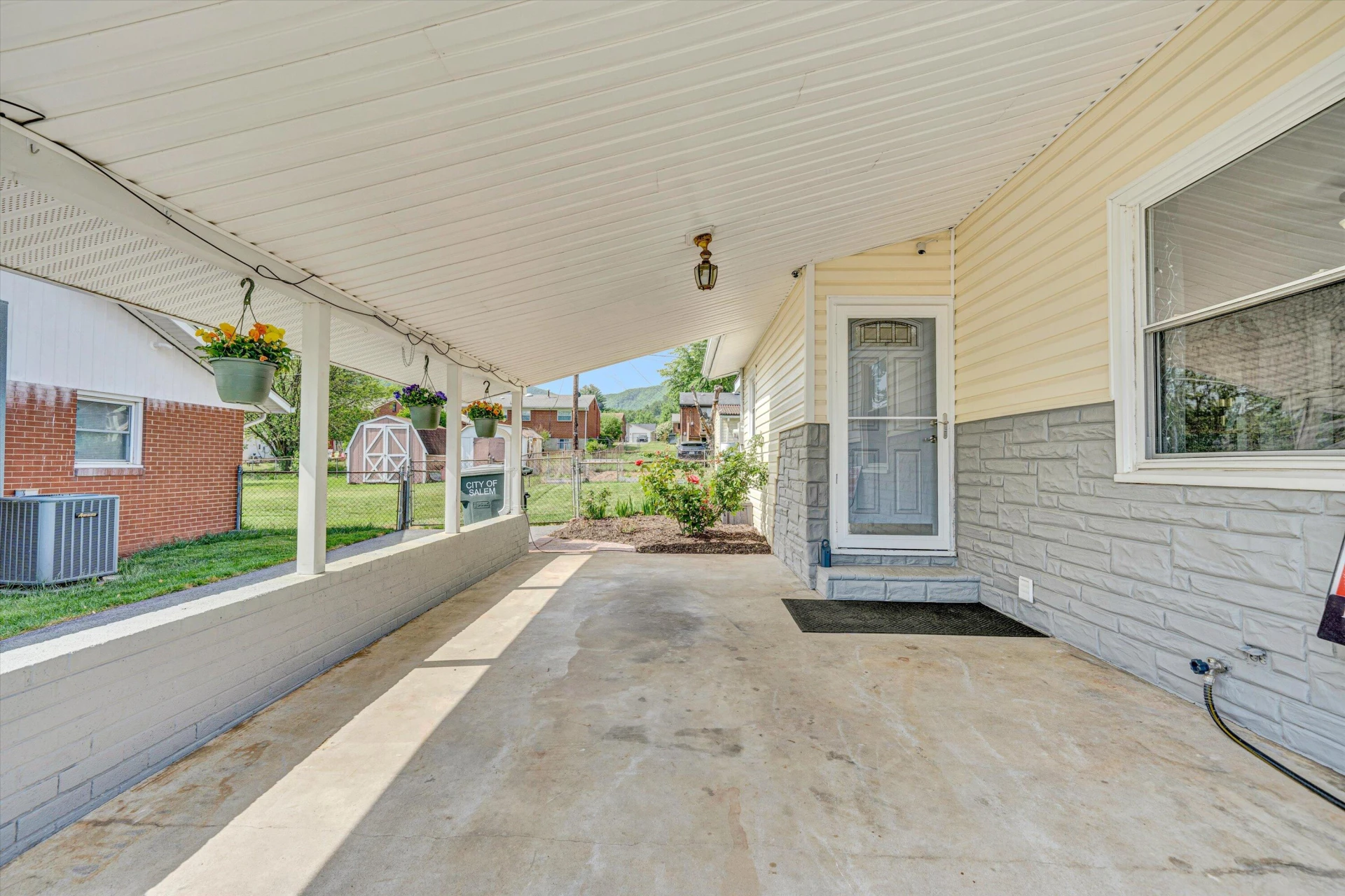 1426 Deacon ST - Photo 4