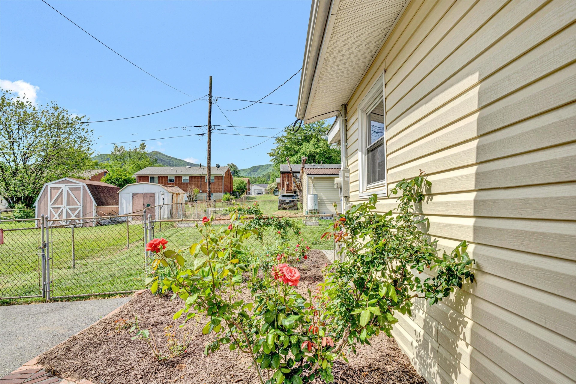1426 Deacon ST - Photo 5