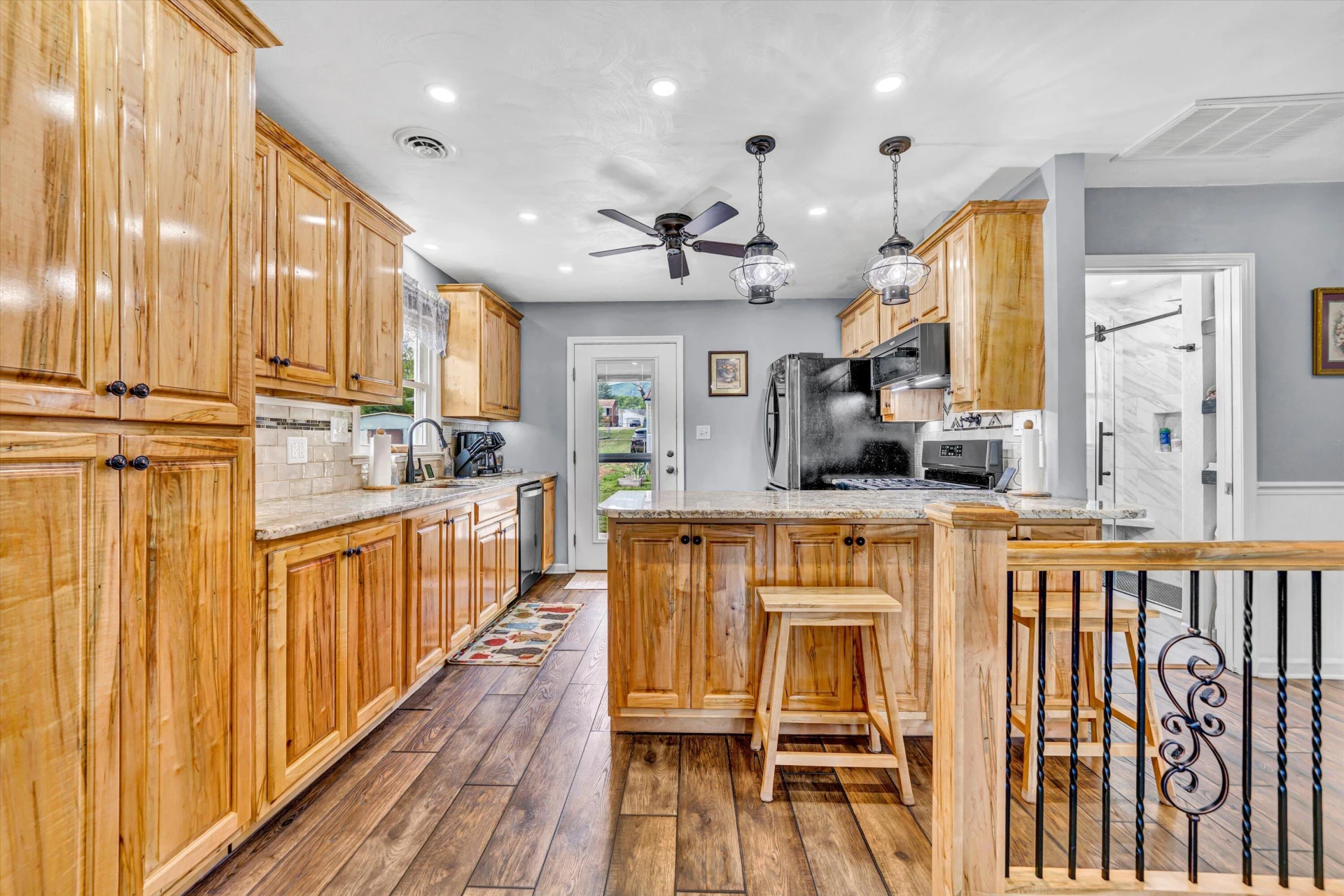 1426 Deacon ST - Photo 9