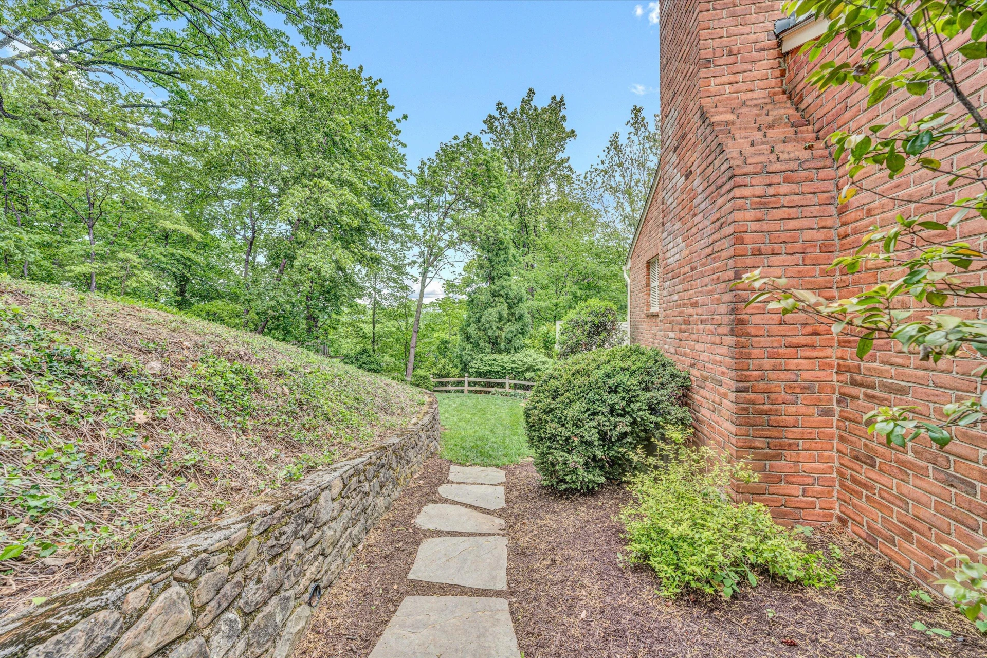 835 Wildwood RD - Photo 48