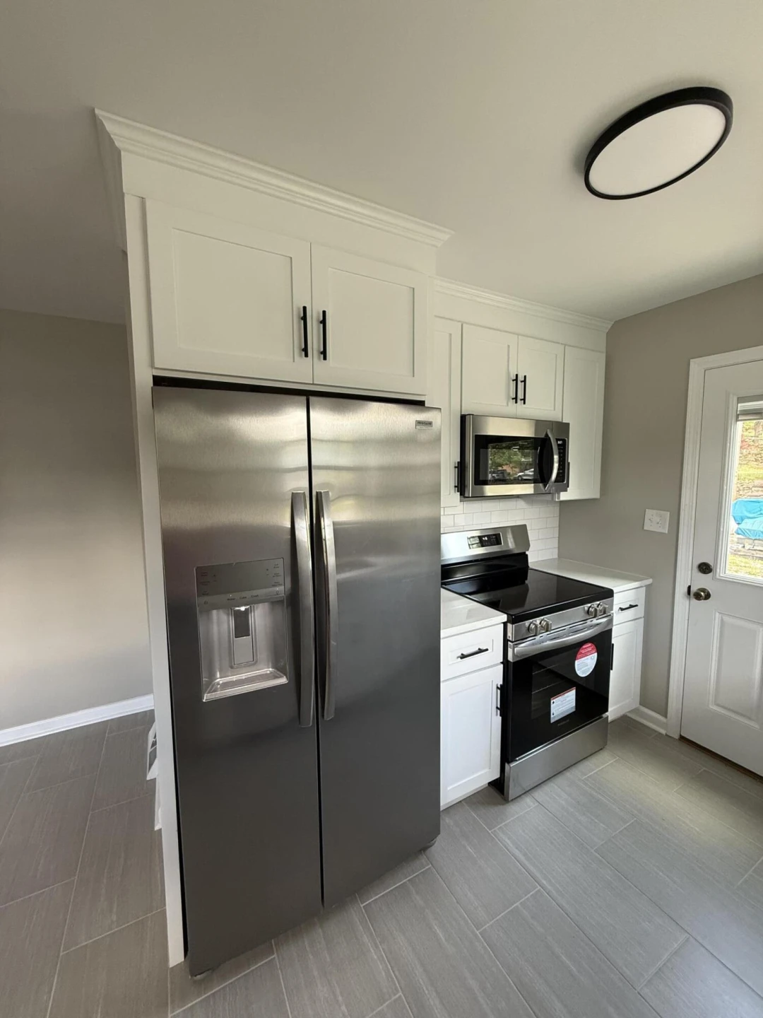 3052 PEBBLE DR - Photo 4