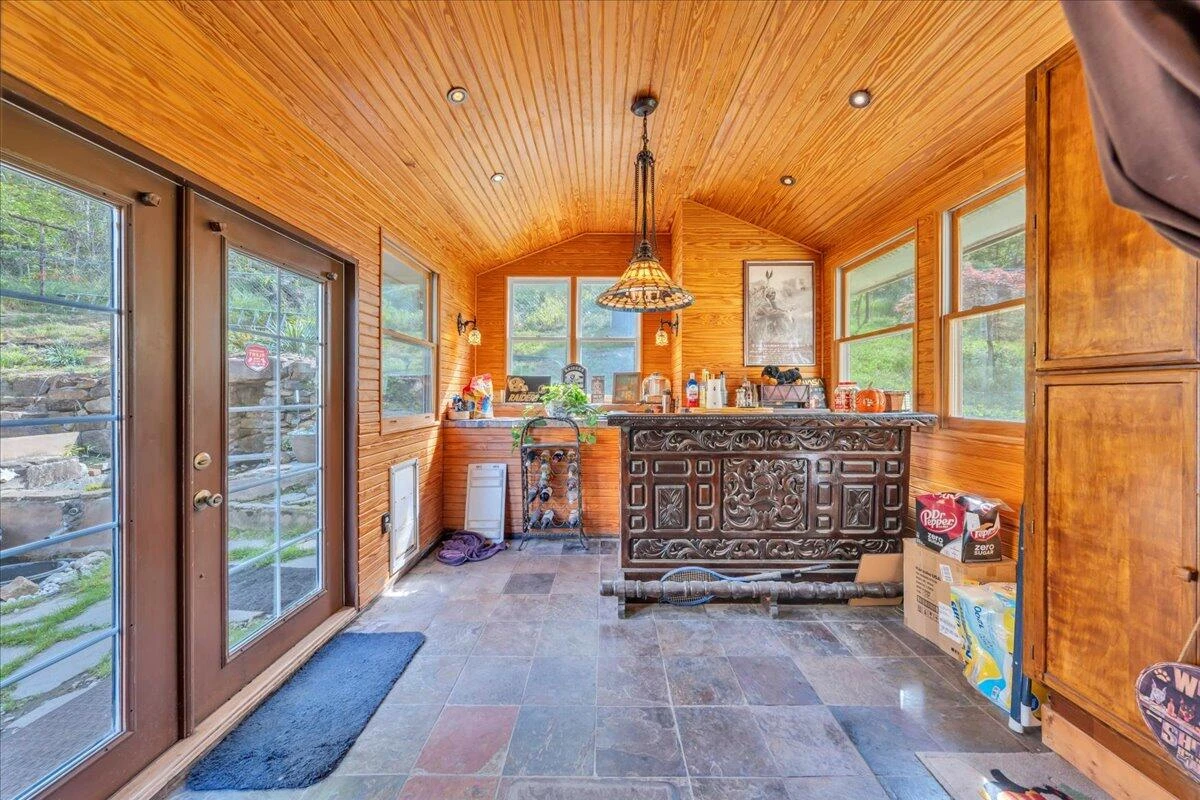 6185 Bent Mountain RD - Photo 22