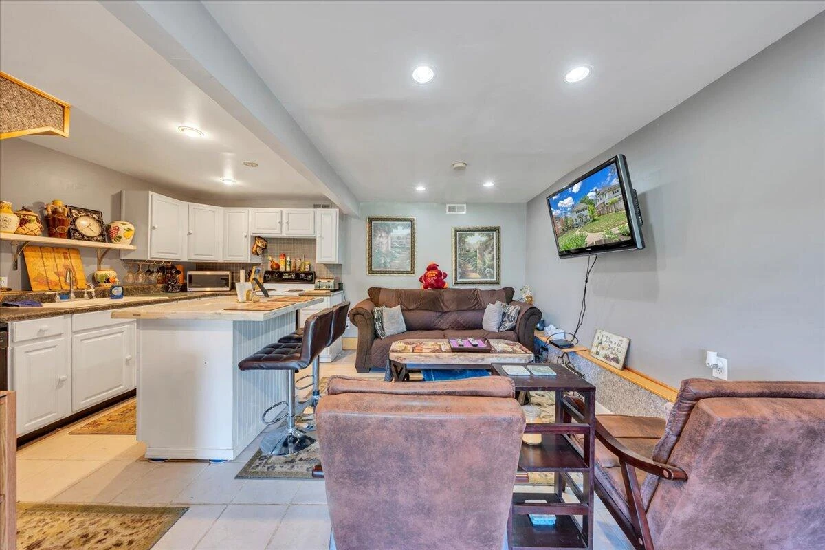 6185 Bent Mountain RD - Photo 46