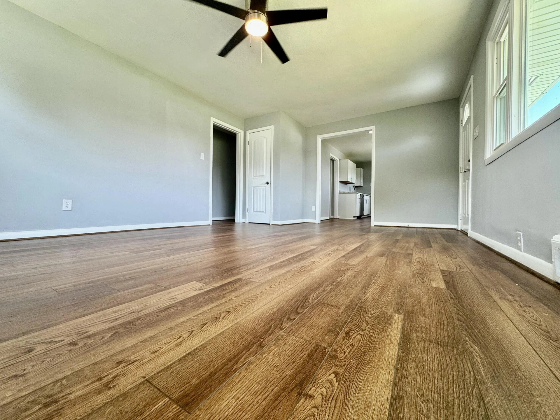 418 Victor AVE - Photo 12