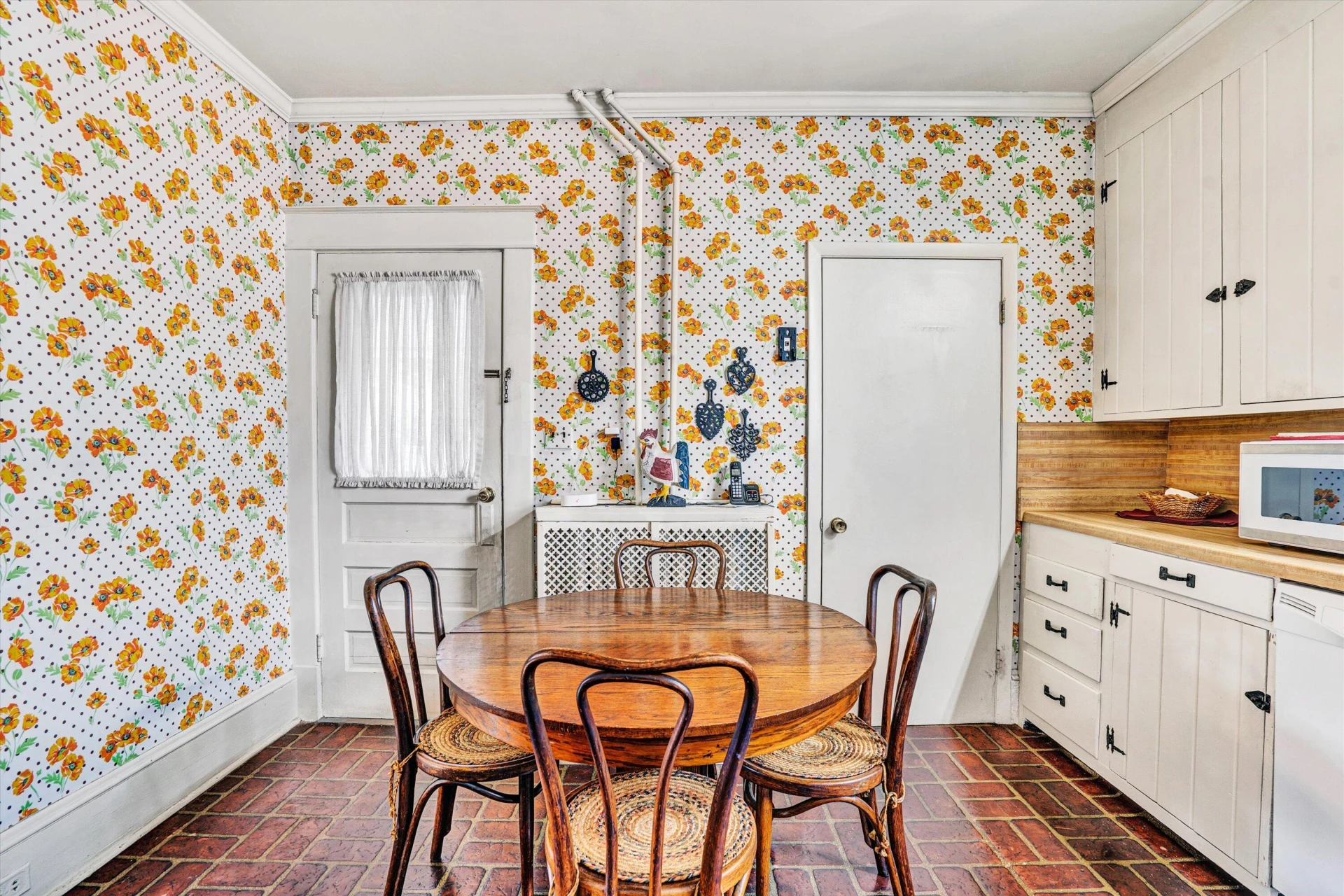 2226 Wycliffe AVE - Photo 18