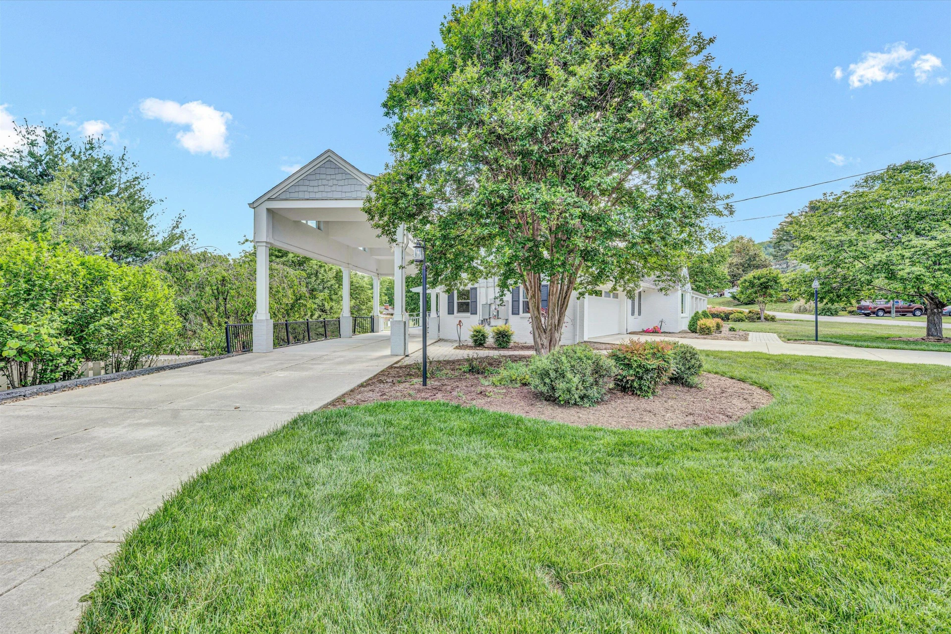 4814 Westhill DR - Photo 7