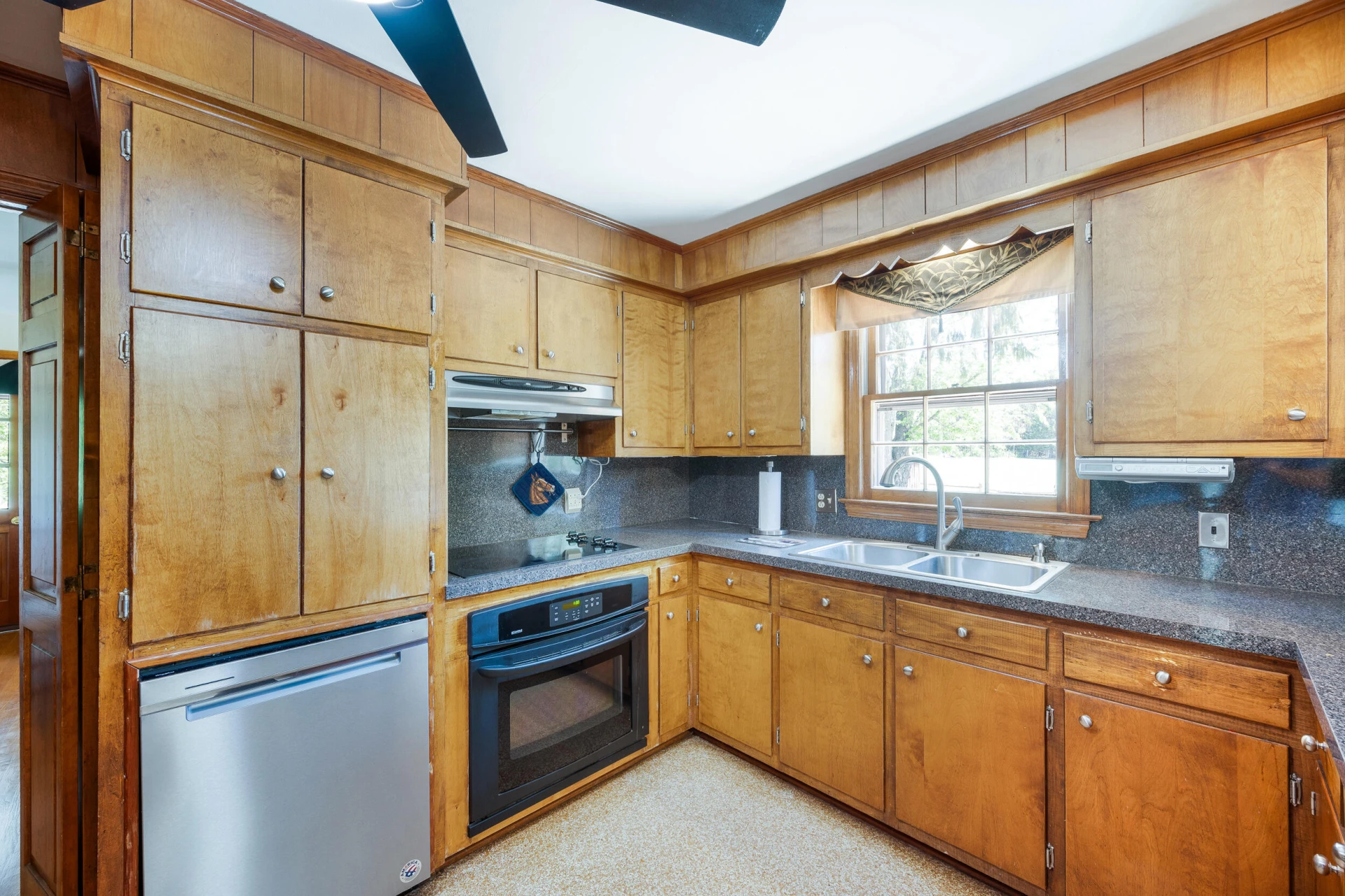 1129 Croft LN - Photo 16