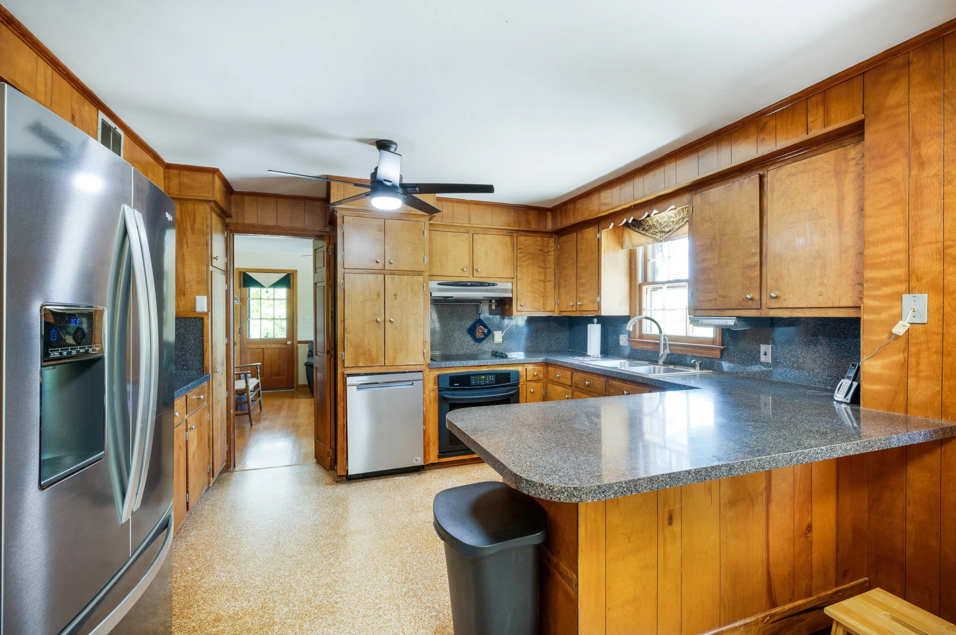 1129 Croft LN - Photo 19