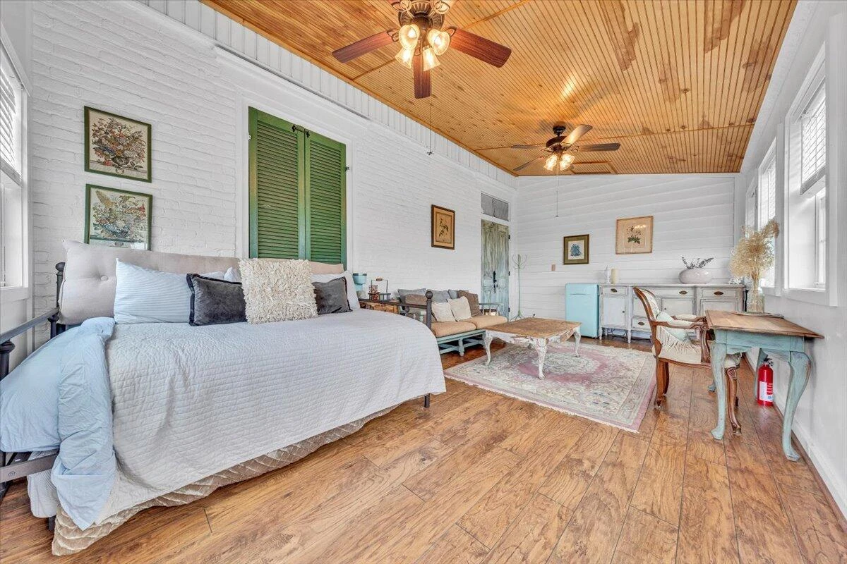 2816 Lowesville RD - Photo 32