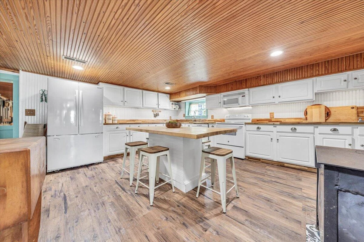 2816 Lowesville RD - Photo 53