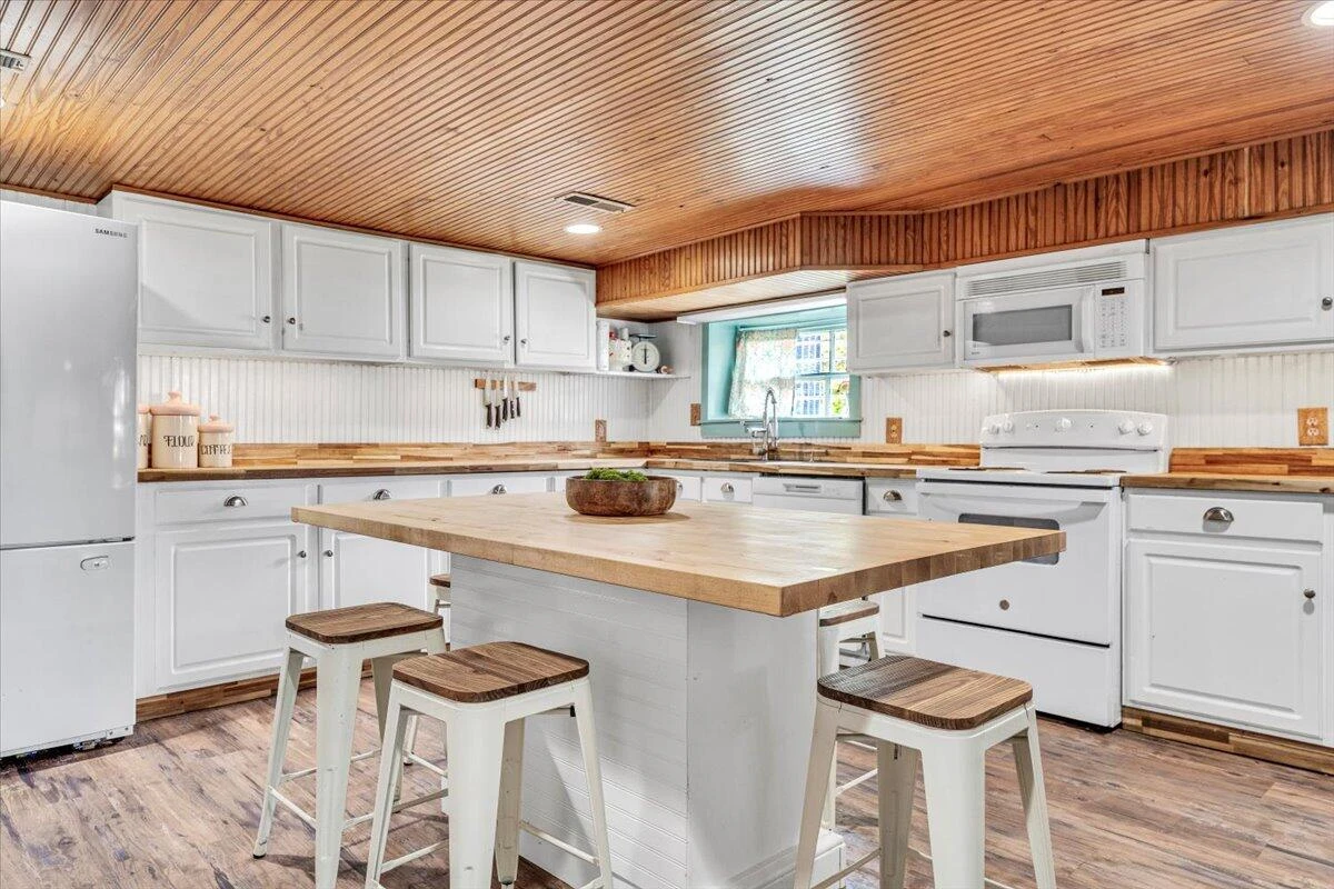 2816 Lowesville RD - Photo 54