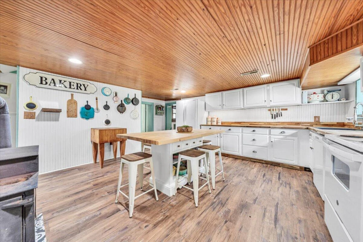 2816 Lowesville RD - Photo 55