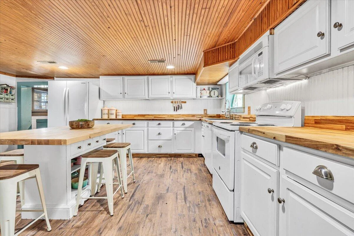 2816 Lowesville RD - Photo 59