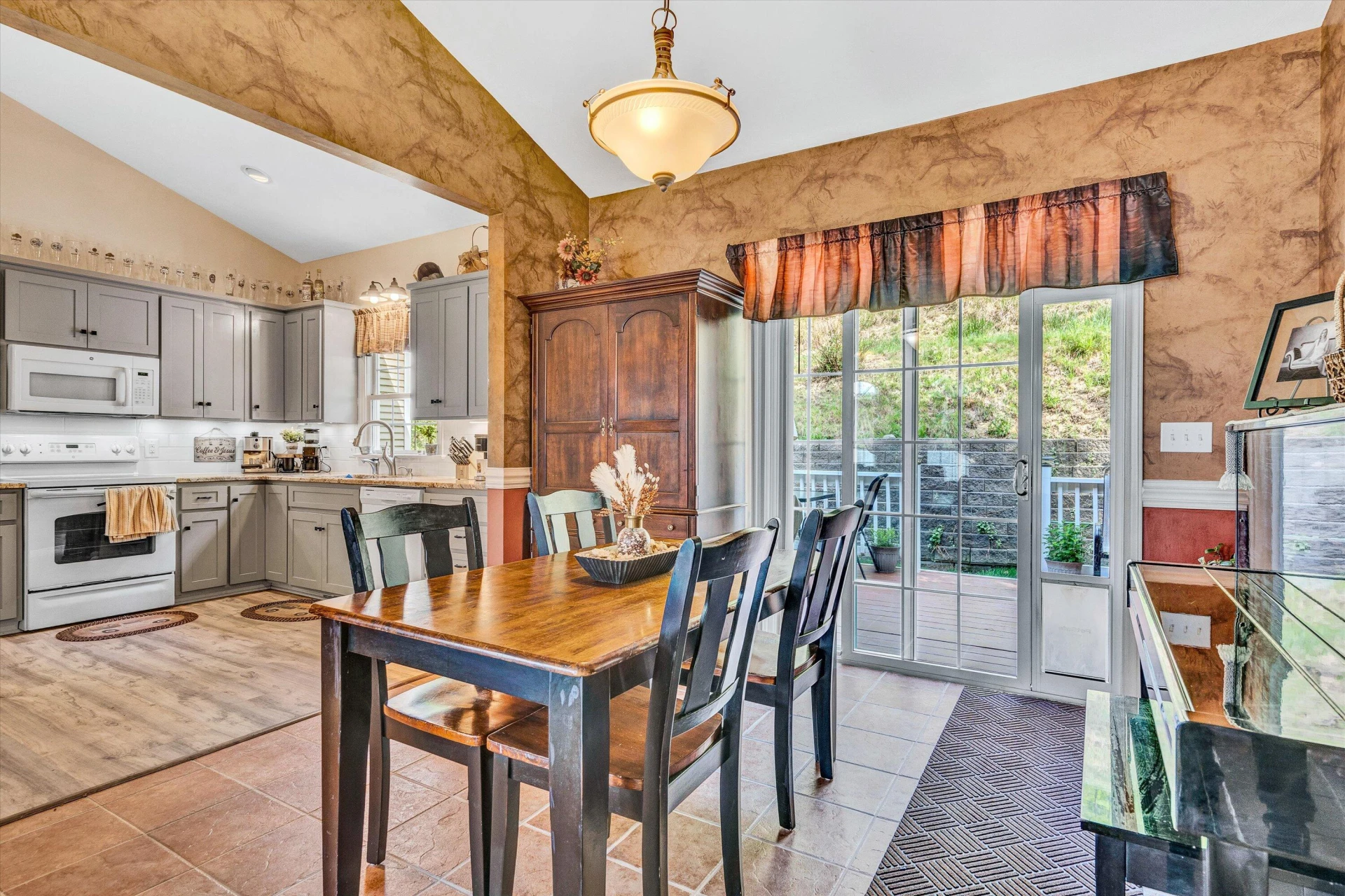 5719 Spring Meadow CT - Photo 10