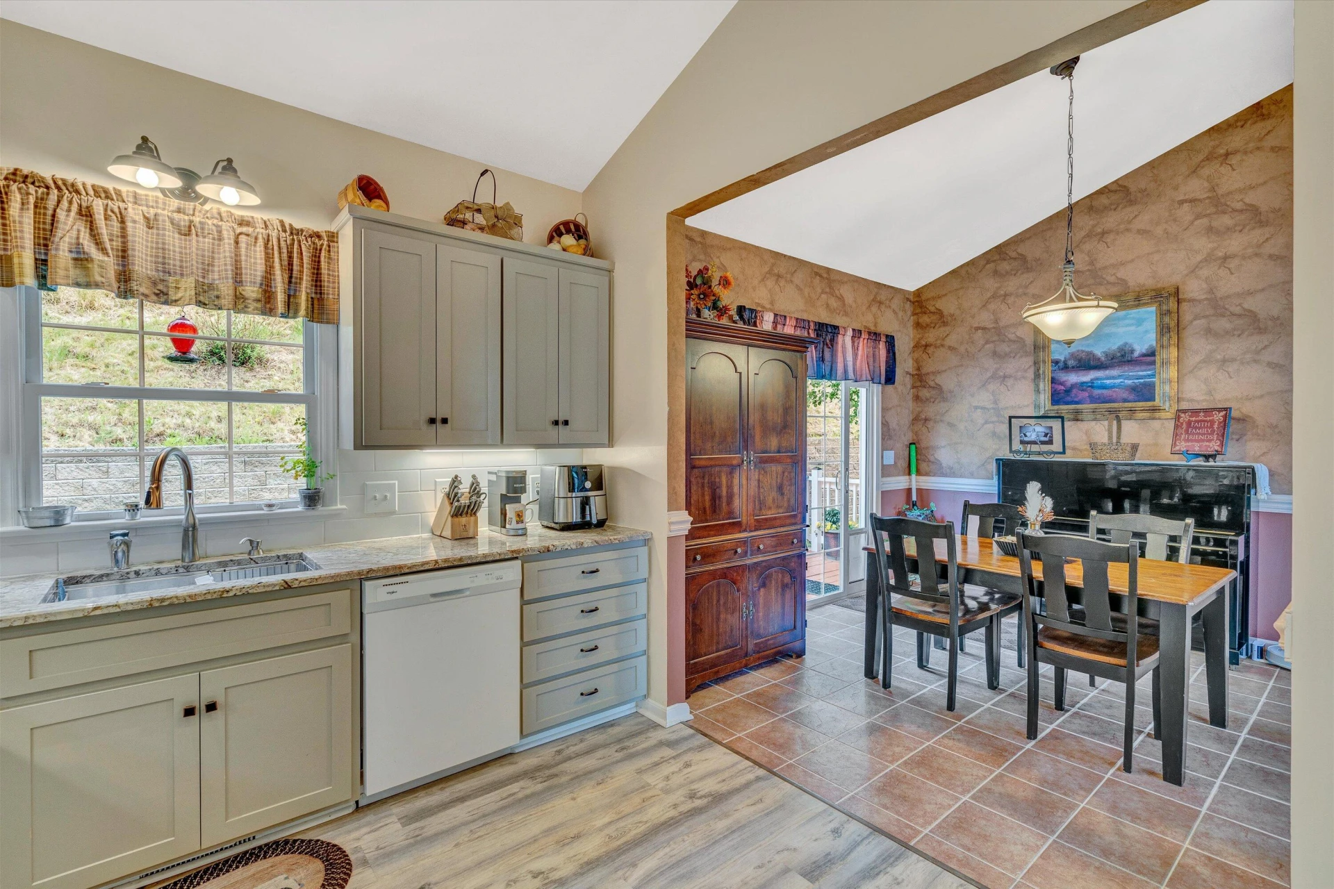 5719 Spring Meadow CT - Photo 13