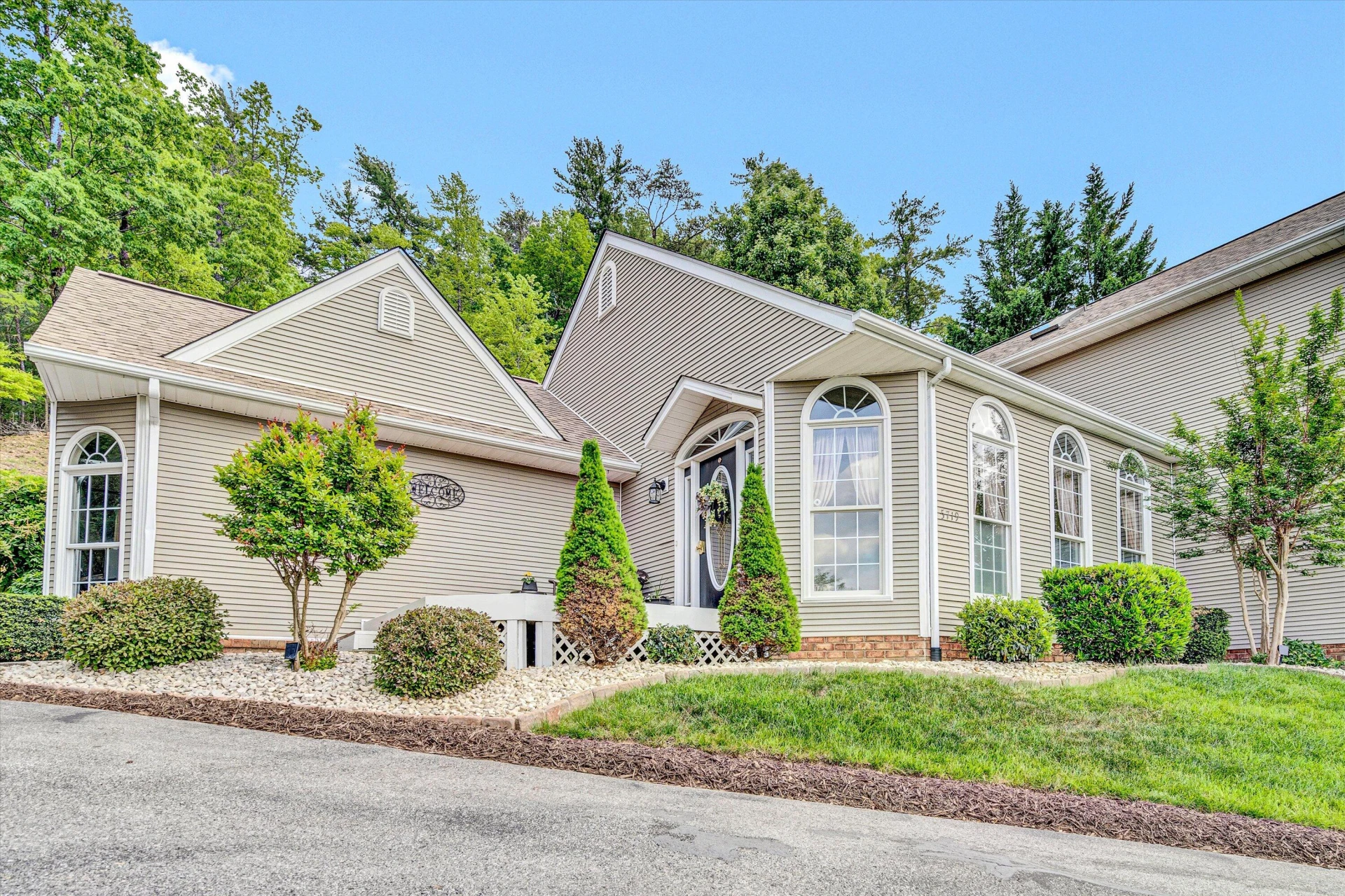 5719 Spring Meadow CT - Photo 3