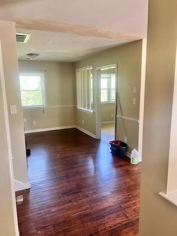 2521 Lakeview DR - Photo 2