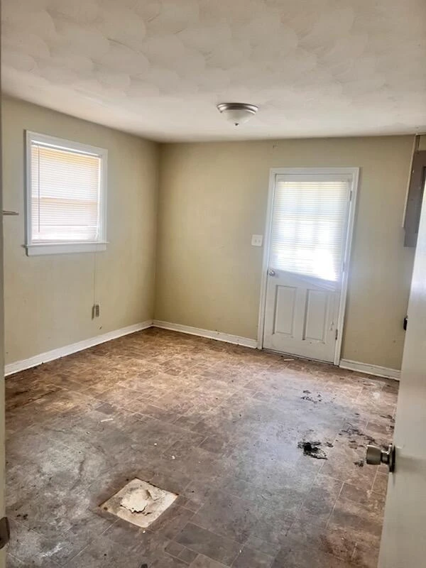 2521 Lakeview DR - Photo 9