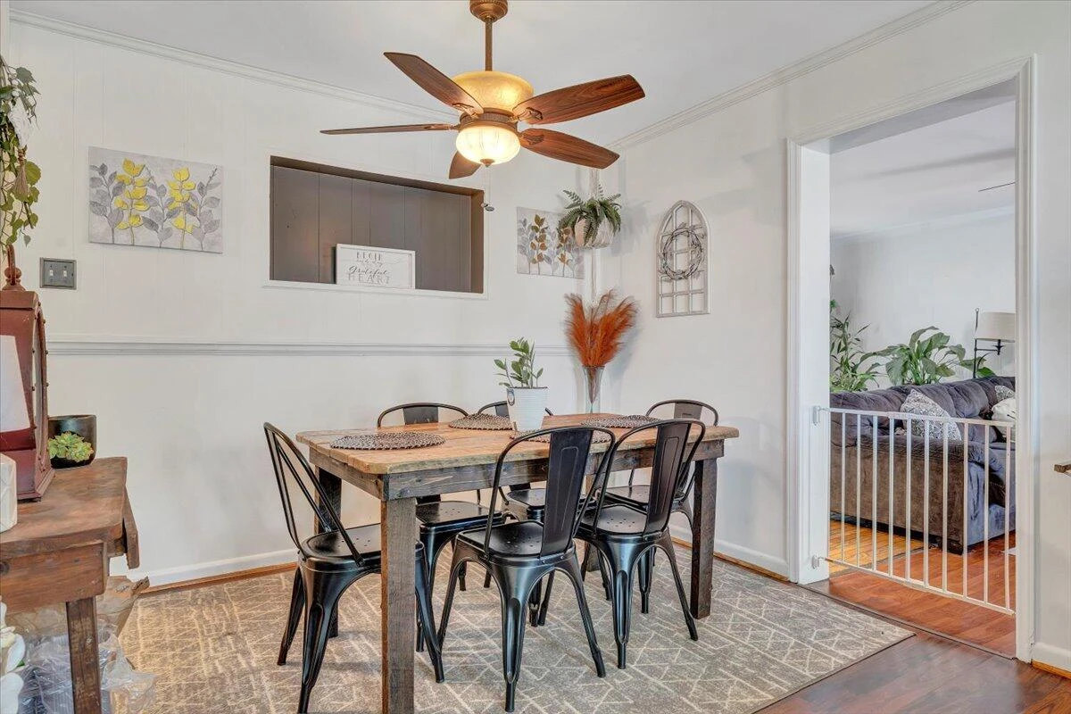 2734 Embassy DR - Photo 11