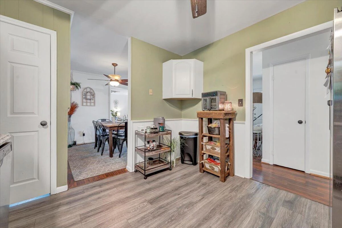 2734 Embassy DR - Photo 16