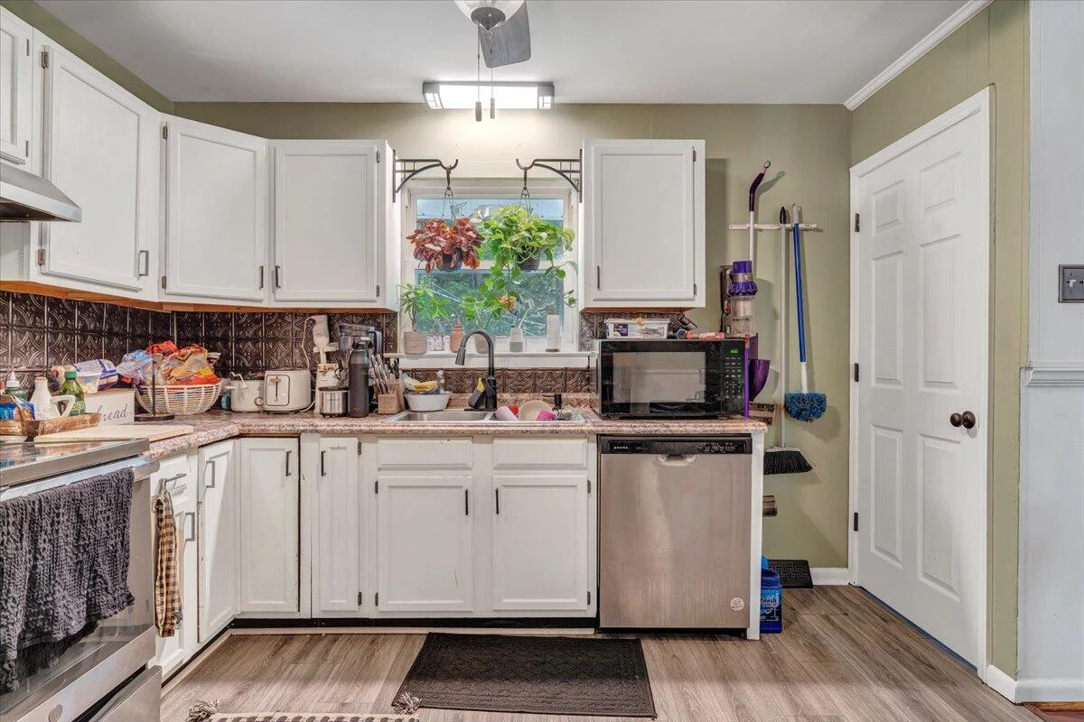 2734 Embassy DR - Photo 17
