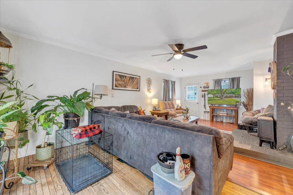 2734 Embassy DR - Photo 19