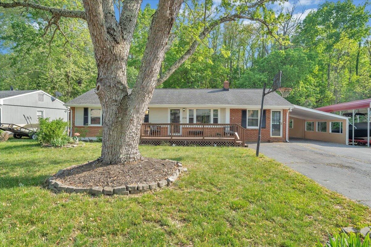 2734 Embassy DR - Photo 2