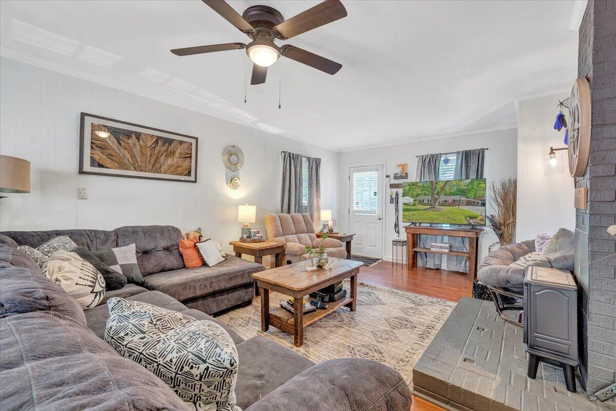 2734 Embassy DR - Photo 20