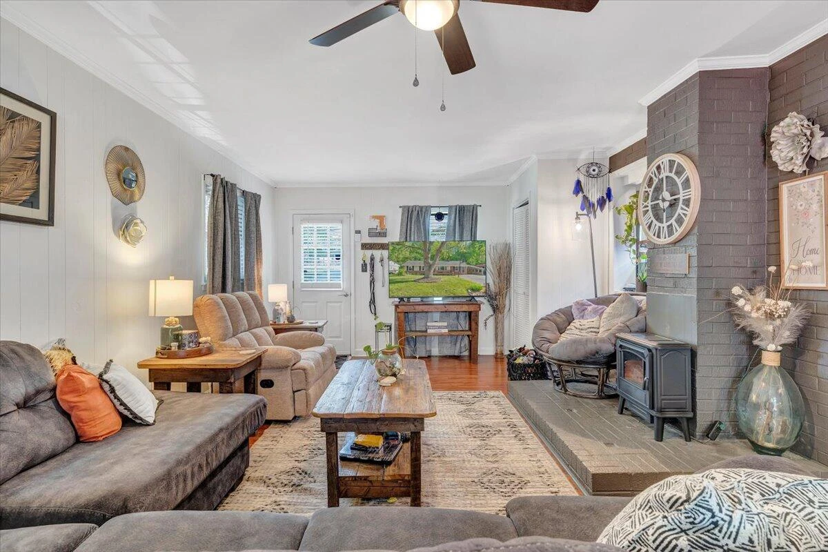 2734 Embassy DR - Photo 21