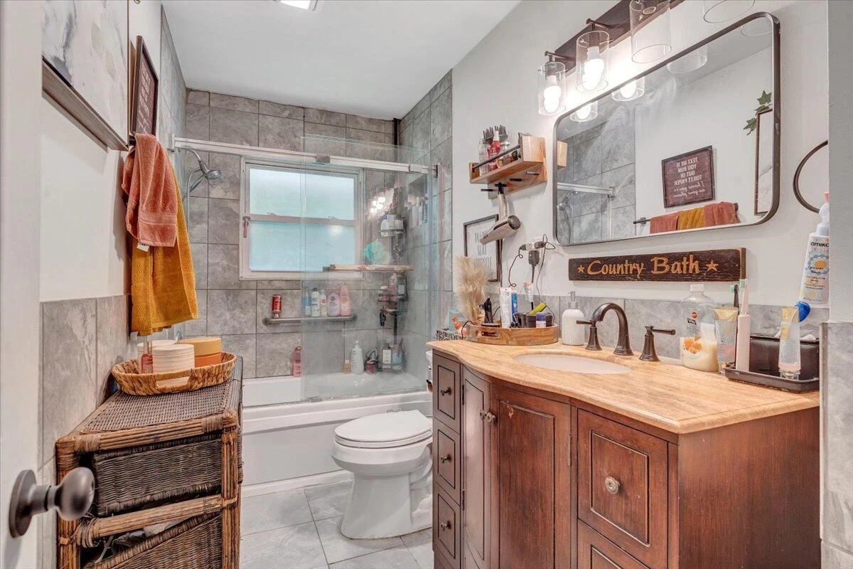 2734 Embassy DR - Photo 29