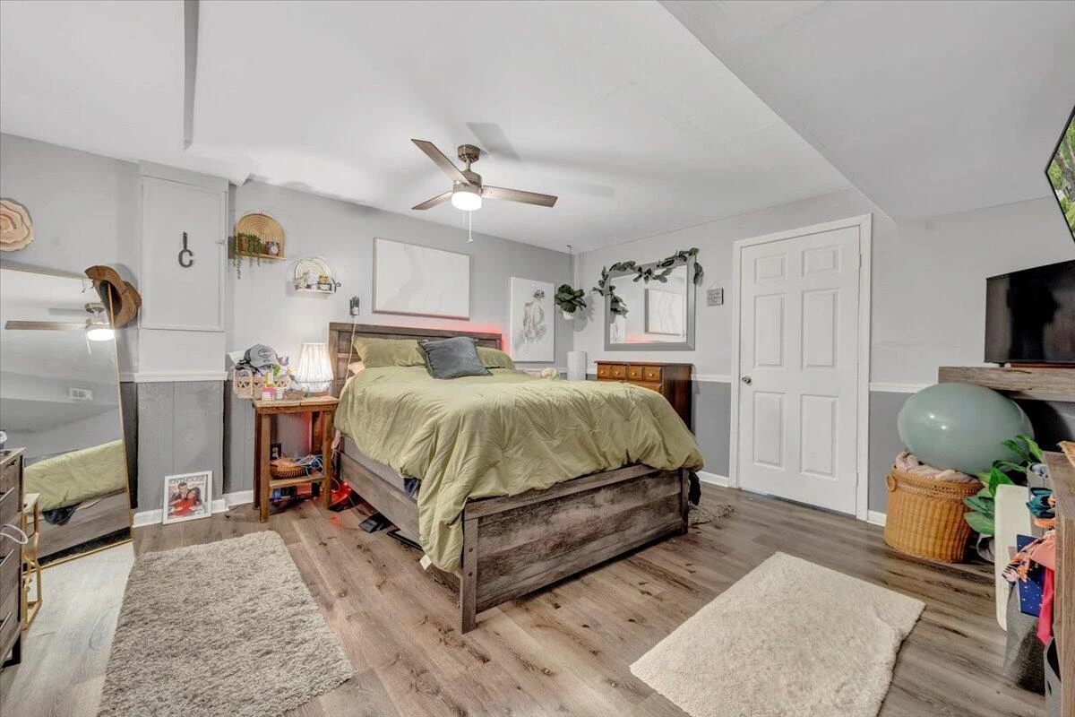 2734 Embassy DR - Photo 30