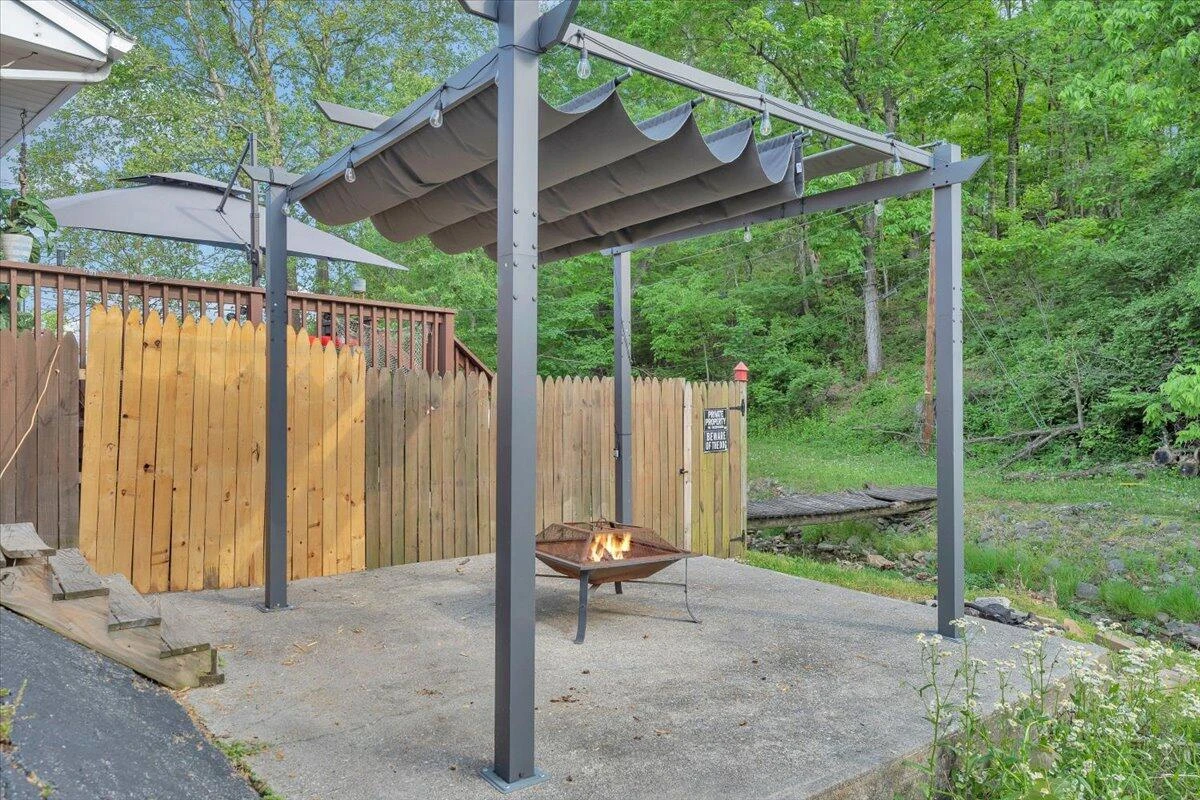 2734 Embassy DR - Photo 44