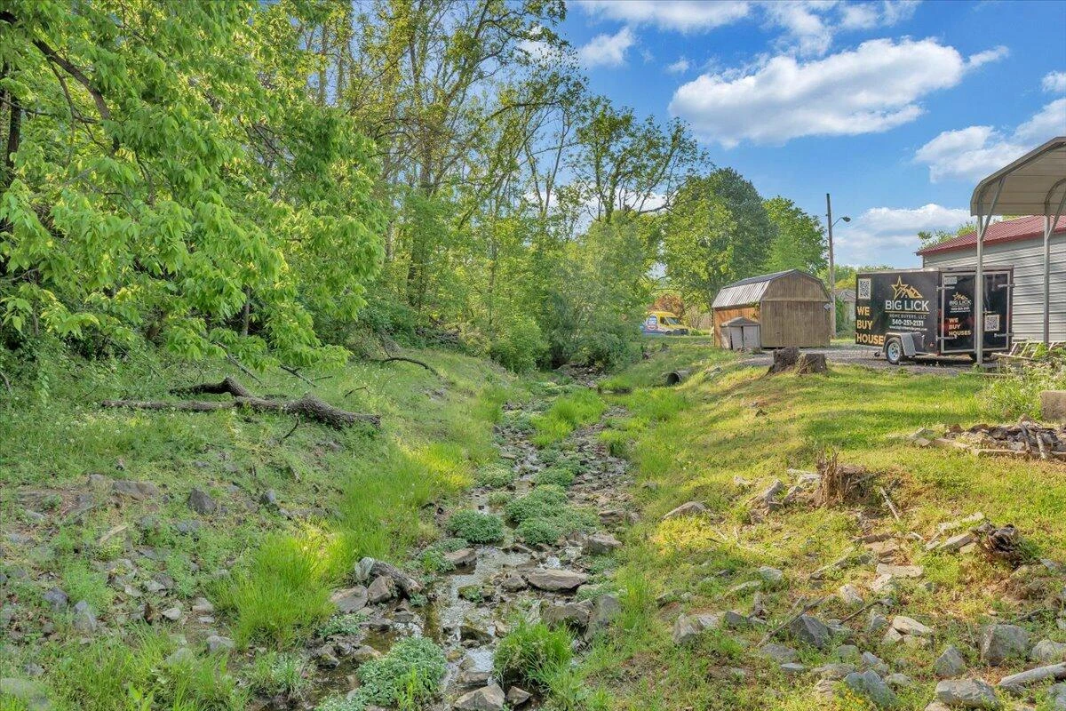 2734 Embassy DR - Photo 45