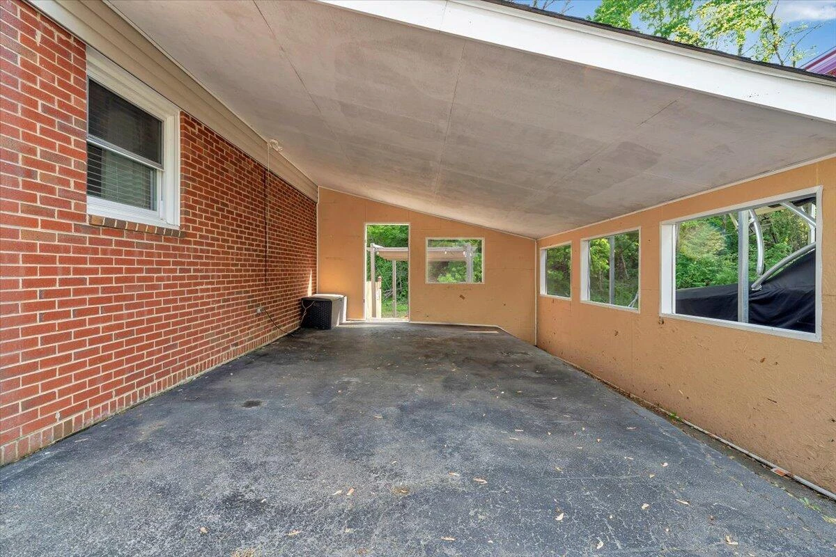 2734 Embassy DR - Photo 52