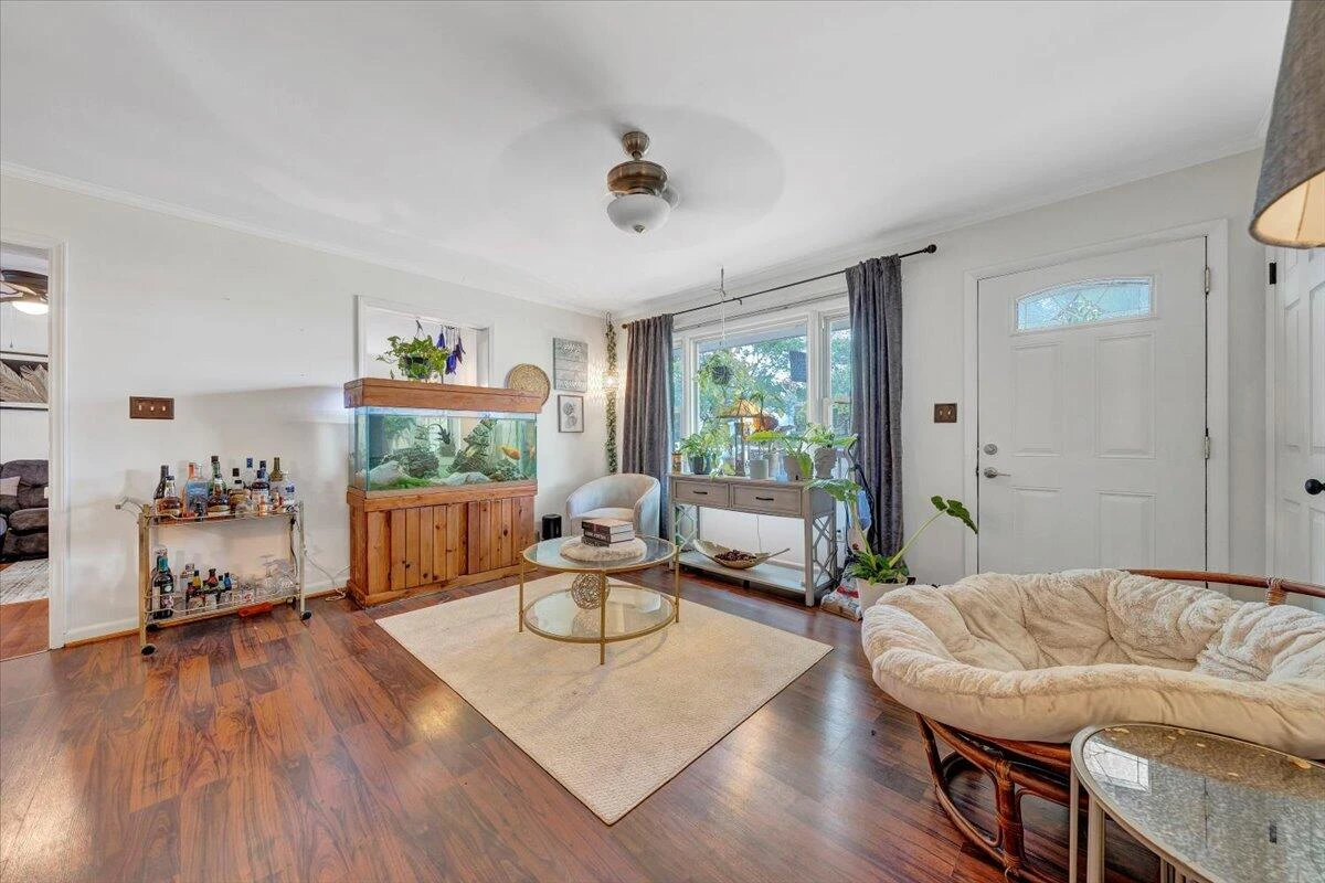 2734 Embassy DR - Photo 8