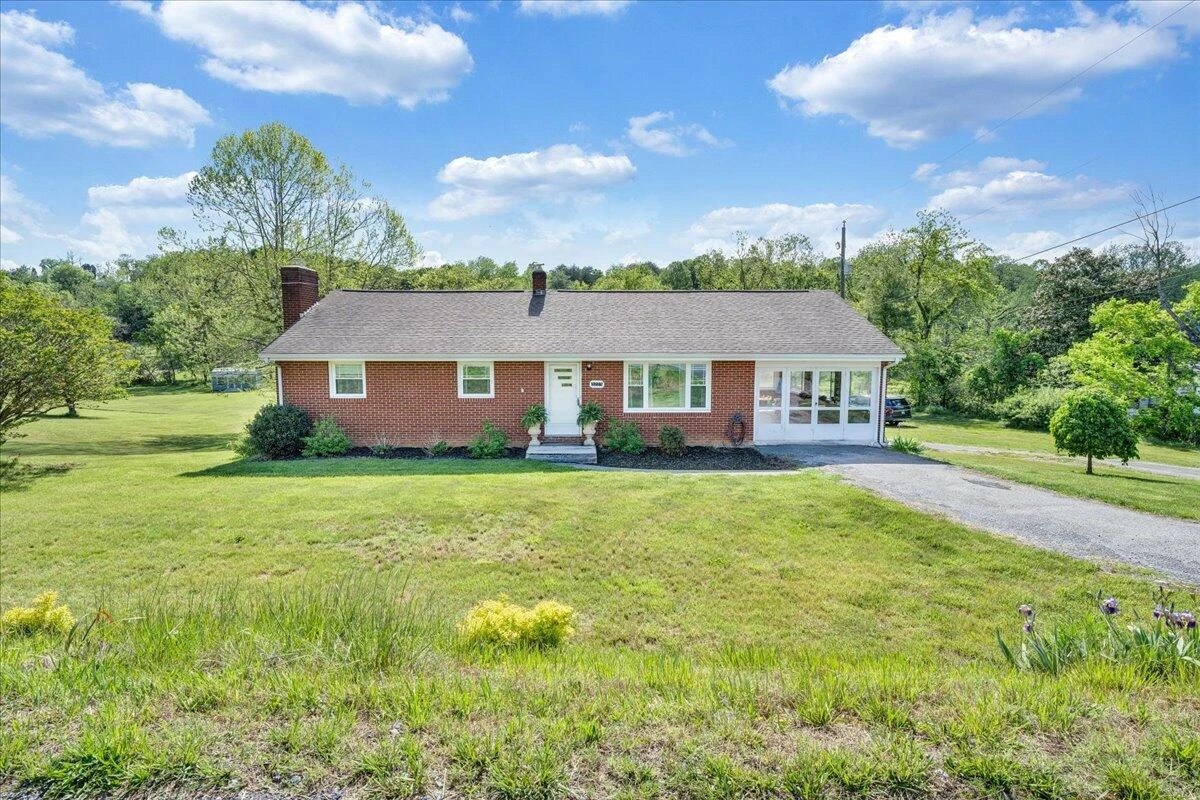 3223 Webster RD