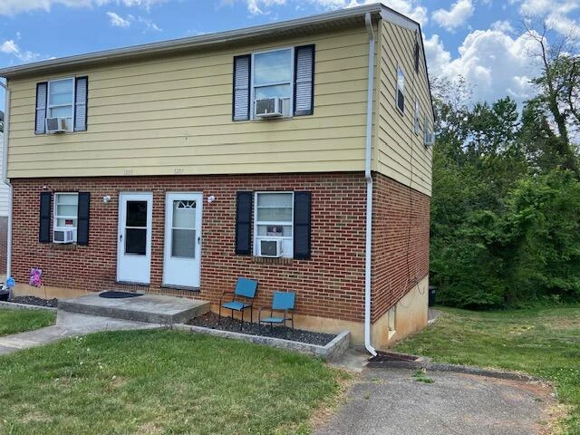 1207 Ruddell RD