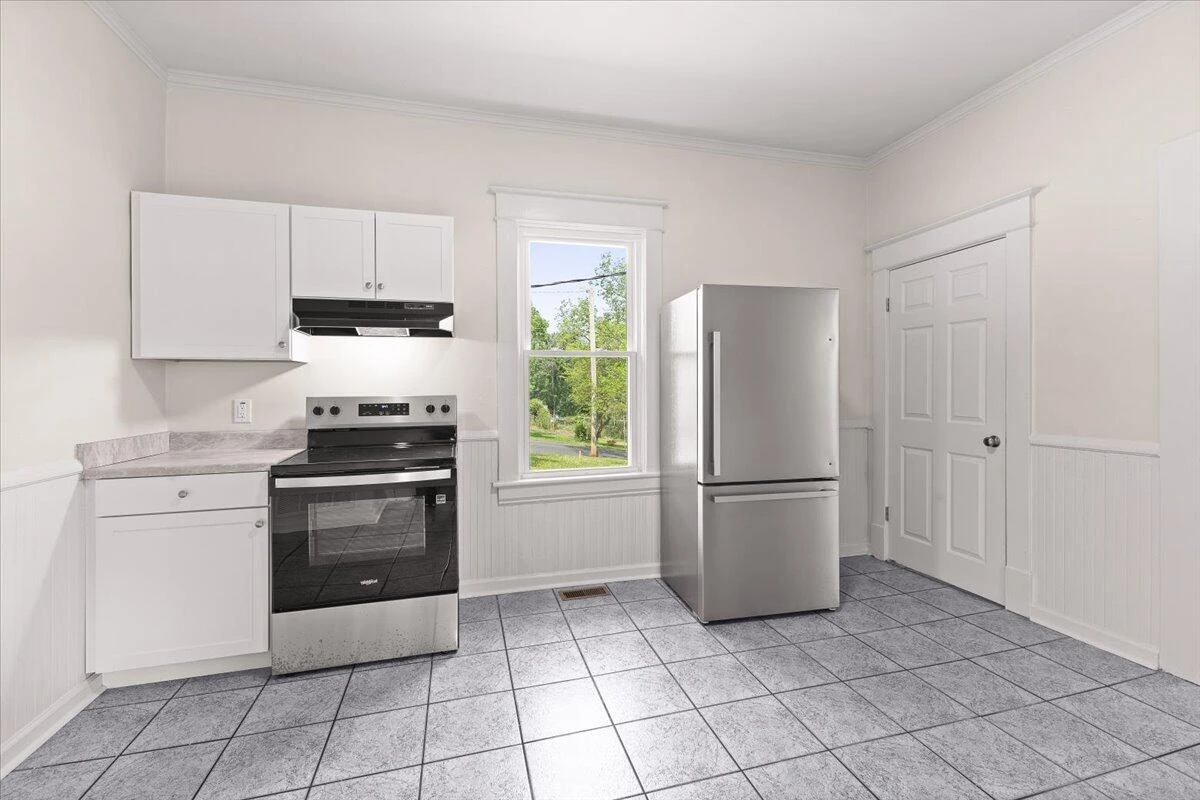 3933 Dakota AVE - Photo 12