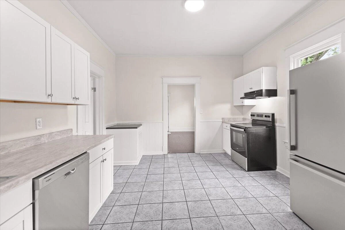 3933 Dakota AVE - Photo 18