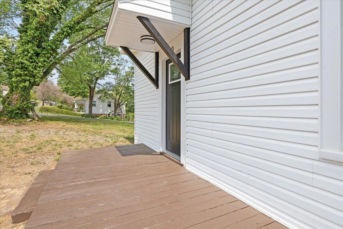 3933 Dakota AVE - Photo 3