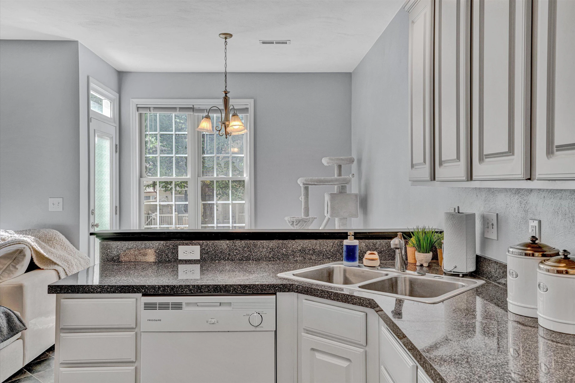 8715 Little Hoop RD - Photo 10