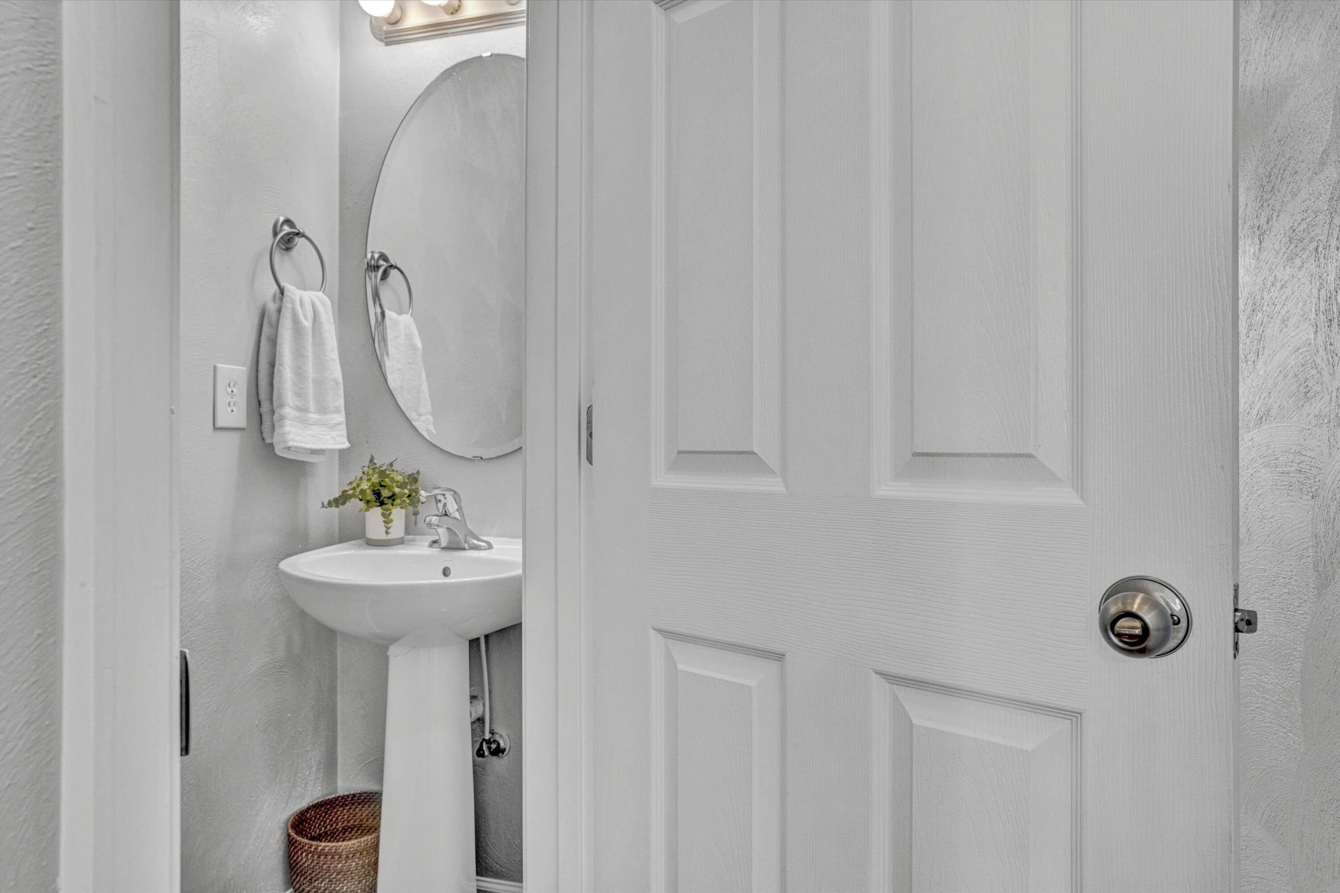 8715 Little Hoop RD - Photo 4